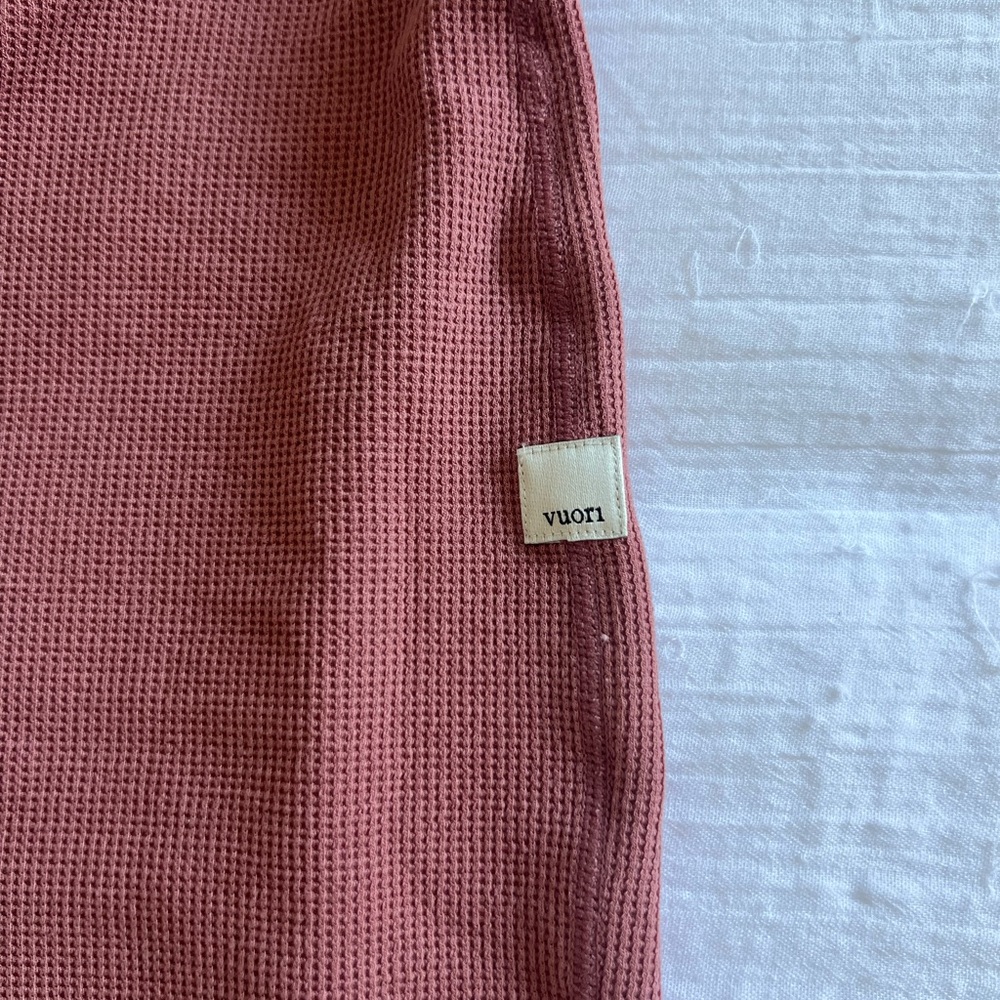 Vuori Thermal Crop Tank (Small) + Bayview Wide-Leg Pant (Small) SET - Rosewood - Picture 4 of 7